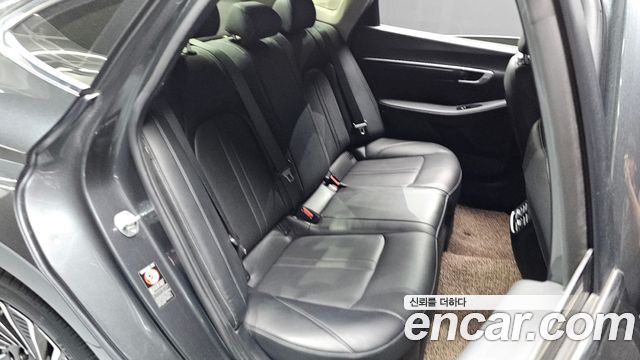 Hyundai Sonata 2022 — photo 32
