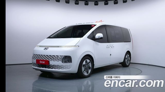 Hyundai Staria 2024 — photo 1