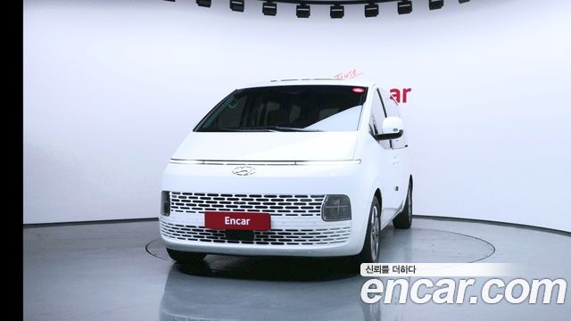 Hyundai Staria 2024 — photo 3