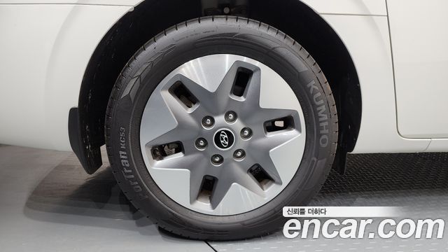 Hyundai Staria 2024 — photo 5