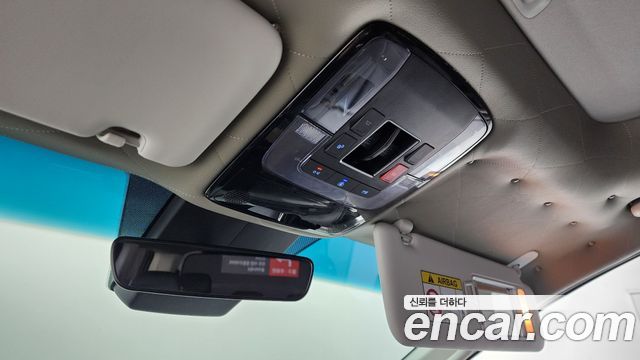 Hyundai Staria 2024 — photo 18