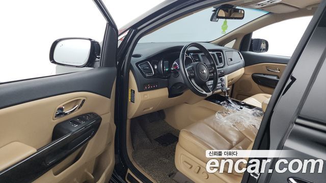 Kia Canival 2019 — photo 13