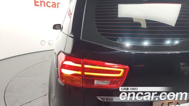 Kia Canival 2019 — photo 9