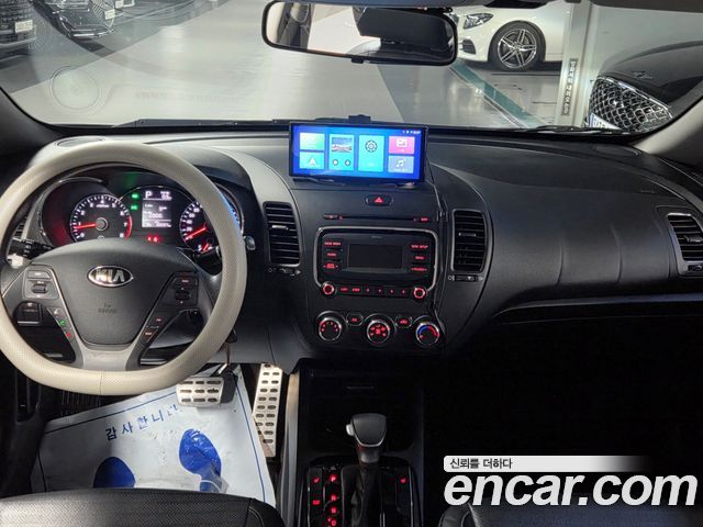 Kia K3 2016 — photo 7