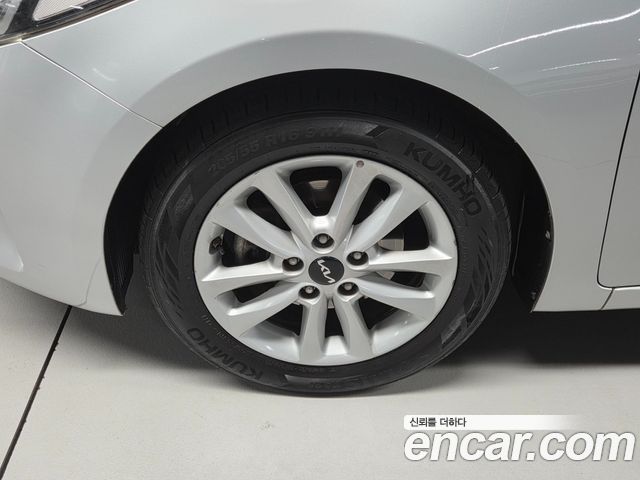 Kia K3 2016 — photo 20