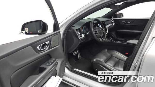 Volvo S60 2022 — photo 10