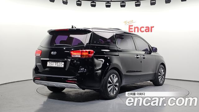 Kia Canival 2015 — photo 2