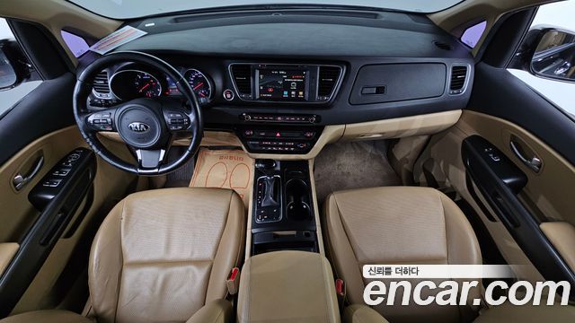 Kia Canival 2015 — photo 7