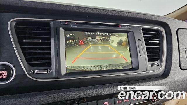 Kia Canival 2015 — photo 15