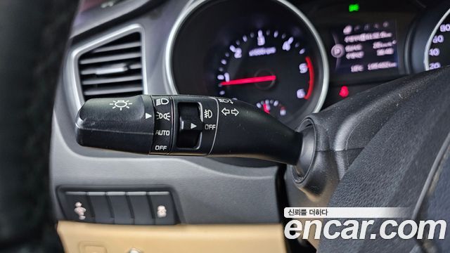 Kia Canival 2015 — photo 16