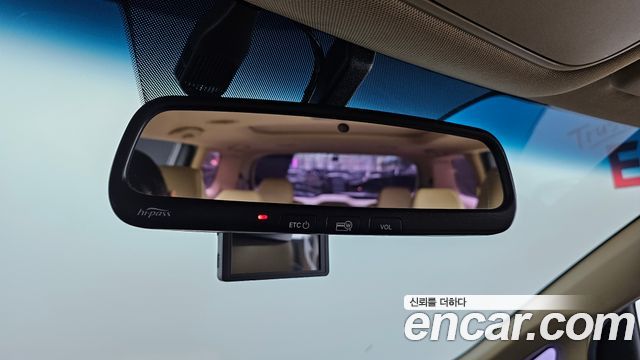 Kia Canival 2015 — photo 18