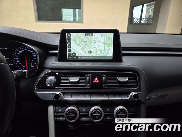 Genesis G70 2019 — photo 11