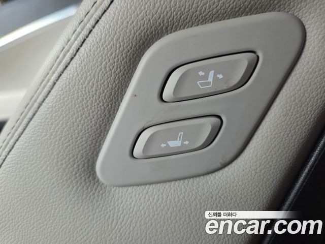 Genesis G70 2019 — photo 16