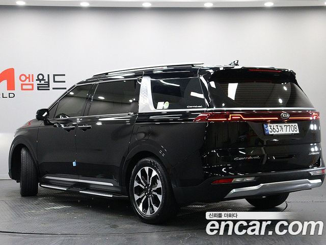 Kia Canival 2021 — photo 4