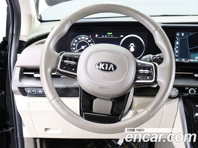 Kia Canival 2021 — photo 15