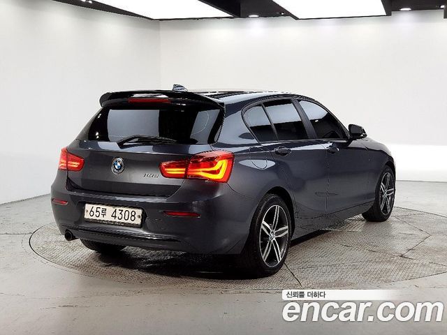 BMW 1-Series 2019 — photo 4