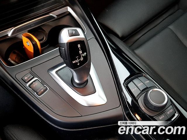 BMW 1-Series 2019 — photo 14