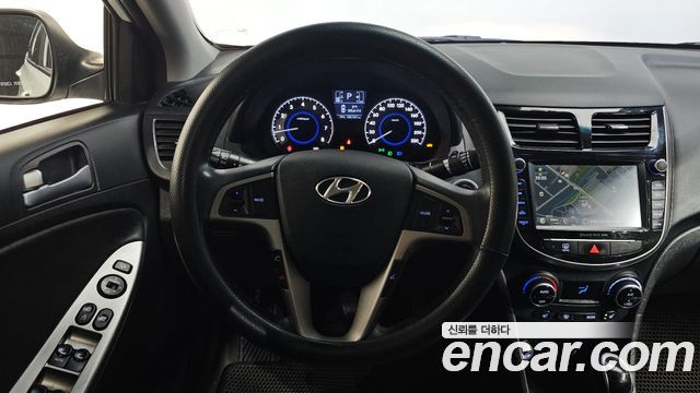 Hyundai Accent 2015 — photo 12