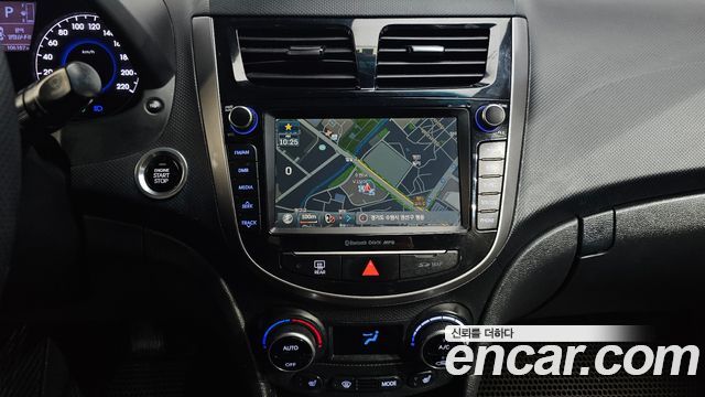 Hyundai Accent 2015 — photo 17