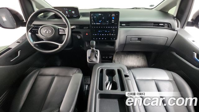 Hyundai Staria 2023 — photo 10