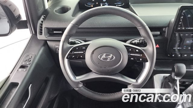 Hyundai Staria 2023 — photo 18
