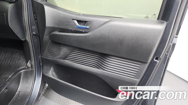 Hyundai Staria 2023 — photo 15