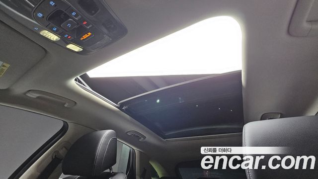 Genesis GV70 2021 — photo 11