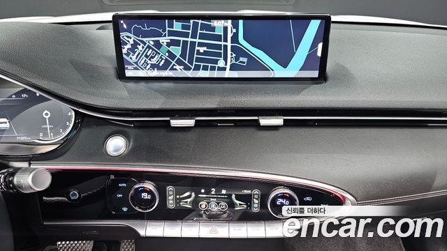 Genesis GV70 2021 — photo 14