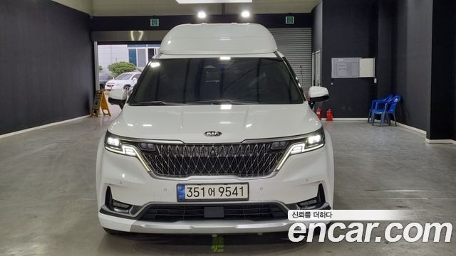 Kia Canival 2021 — photo 3