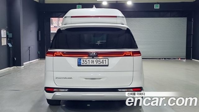 Kia Canival 2021 — photo 4