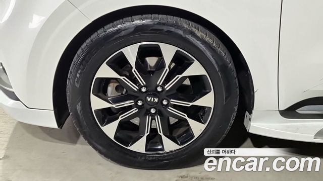 Kia Canival 2021 — photo 5