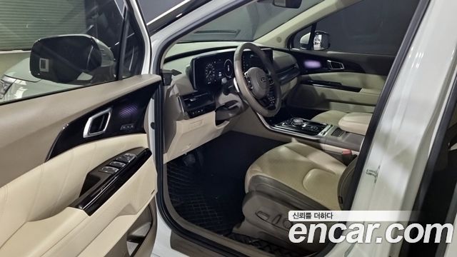 Kia Canival 2021 — photo 10