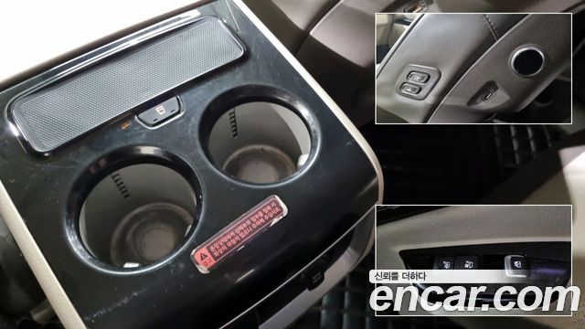 Kia Canival 2021 — photo 17