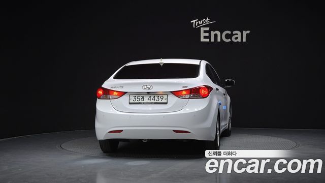 Hyundai AVANTE 2014 — photo 4
