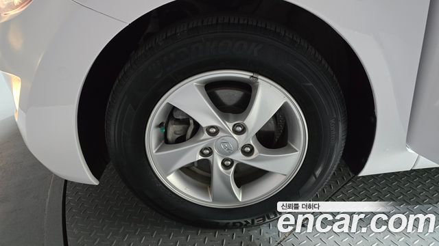 Hyundai AVANTE 2014 — photo 5