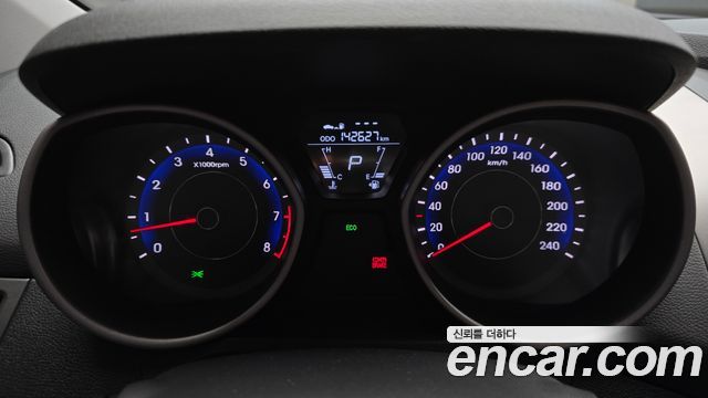 Hyundai AVANTE 2014 — photo 11