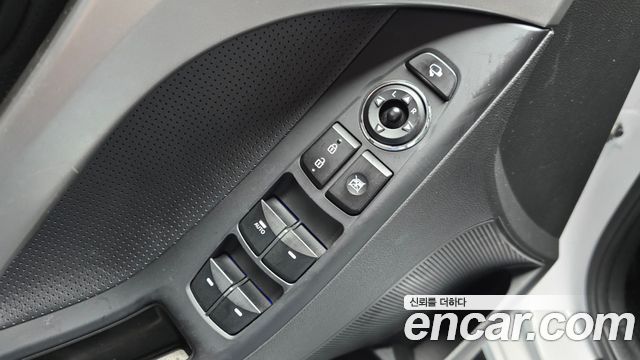 Hyundai AVANTE 2014 — photo 20