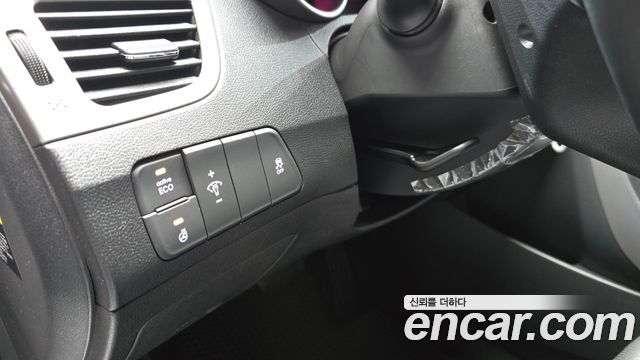 Hyundai AVANTE 2014 — photo 21