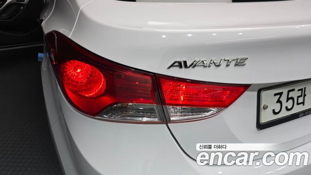 Hyundai AVANTE 2014 — photo 9