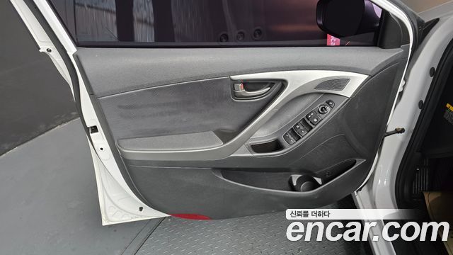 Hyundai AVANTE 2014 — photo 14