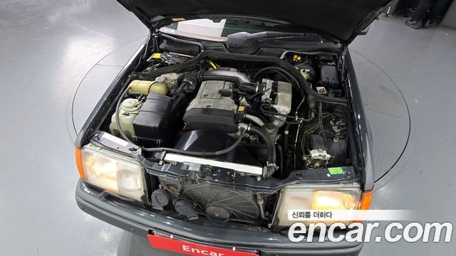 Mercedes-Benz E-Class 1996 — photo 6