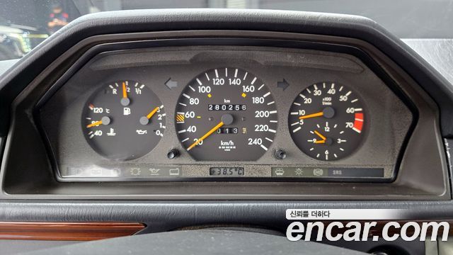 Mercedes-Benz E-Class 1996 — photo 8
