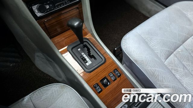 Mercedes-Benz E-Class 1996 — photo 9