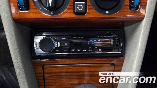 Mercedes-Benz E-Class 1996 — photo 16