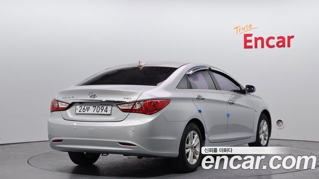Hyundai Sonata 2010 — photo 2