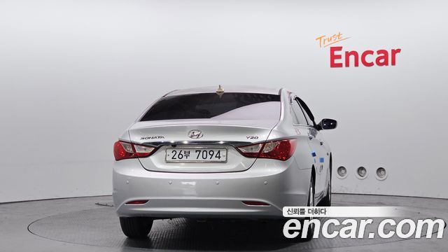 Hyundai Sonata 2010 — photo 4