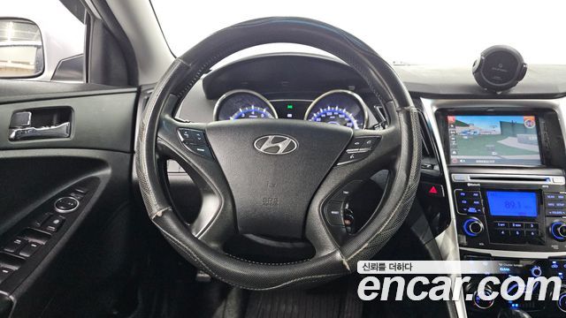 Hyundai Sonata 2010 — photo 11