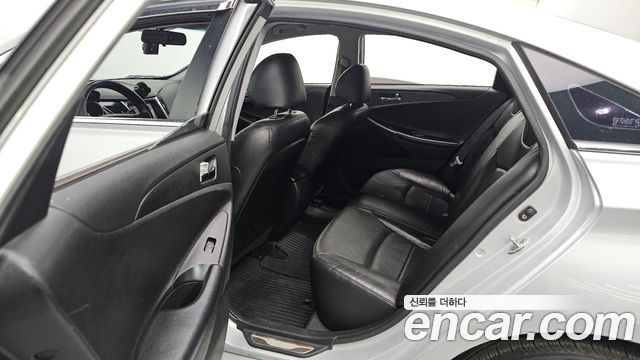 Hyundai Sonata 2010 — photo 19