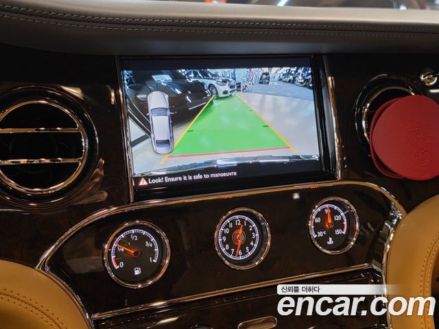 Bentley Mulsanne 2017 — photo 11