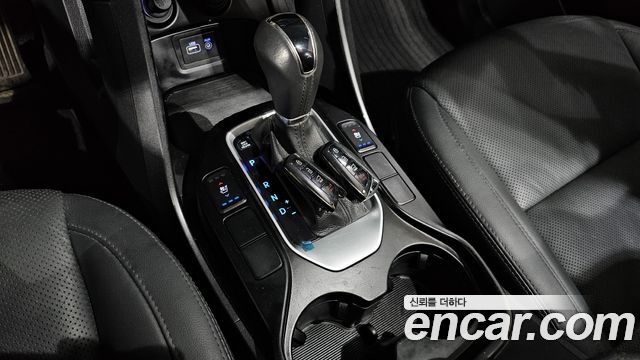 Hyundai Santafe 2016 — photo 9
